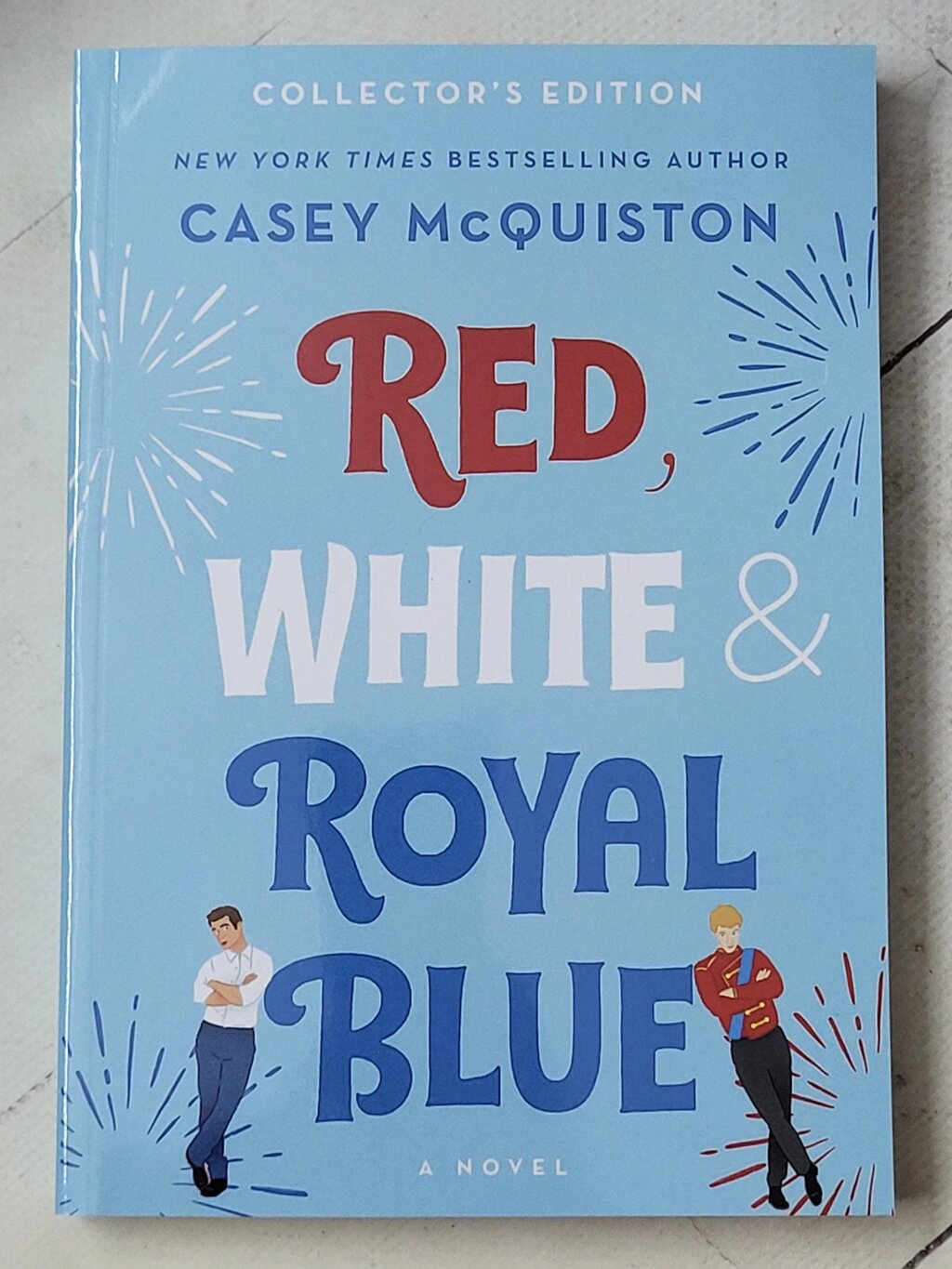 Кейсі МакКуїстон "Червоний, білий та королівський синій" Casey McQuiston "Red, White & Royal Blue" від компанії ФОП Роменський Р, Ю. - фото 1