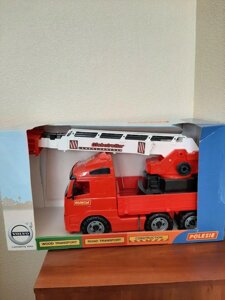 Автомобіль Volvo дуже великий! пожежник у коробці, фірма Polesie
