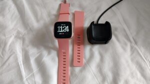 Fitbit Versa pink розумний годинник пульсометр крокомір браслет смарт