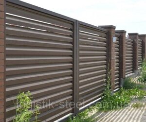Паркан ЖАЛЮЗІ металевий, Exclusive 40/120 мм, двостороннє покриття, RAL 8017 коричневий