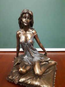 Статуетка Дівчина Veronese - 15 см.