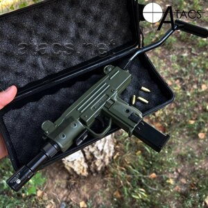 Запальничка автомат "Uzi Olive" у кейсі на подарунок чоловікові