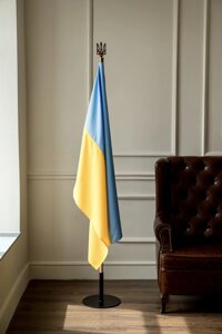 1 шт Набір для одного прапора, тримач підлоговий, прапор України двосторонній габардин, держак 2 м, наконечник Тризуб