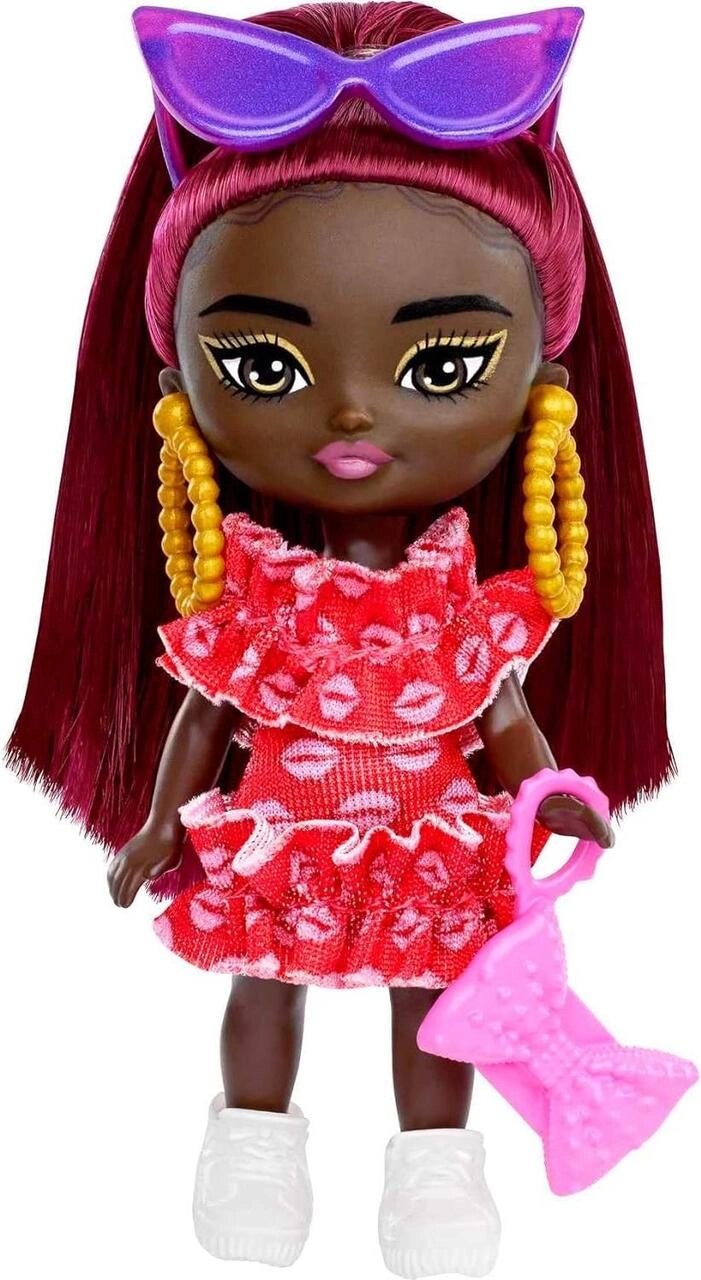 Barbie Extra Mini Minis . Барбі Екстра Міні з бордовим волоссям Код/Артикул 75 804 від компанії greencard - фото 1