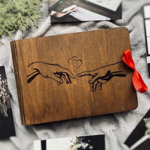 Фотоальбом з дерева на подарунок для закоханих | Альбом А5 з дерев'яною обкладинкою на 14 лютого, дівчині на 8 березня,
