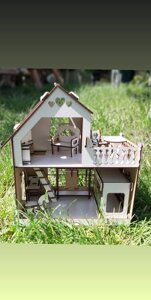 Двоповерховий дитячий ляльковий дерев'яний будиночок самозбірний для ляльок з меблями та терасою, з ДВП Код/Артикул 52