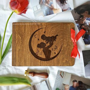 Дерев'яний фотоальбом на подарунок мамі від дітей | Креативний подарунок на день матері, день народження мами