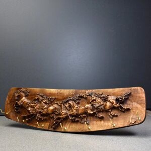 Ключниця дерев'яна різьблена ''Коні'' Розмір 9 х 30 см. Код/Артикул 142 406