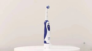 Електрична зубна щітка Oral B (футляр та 4 насадки в подарунок) під замовлення за 30 днів доставка безкоштовна