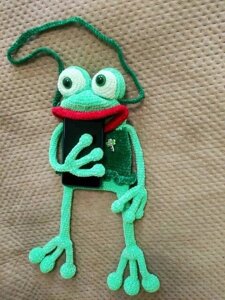 Сумочка для телефону жабка жаба весела дитяча іграшка м'яка в'язана подарунок ручна робота Код/Артикул