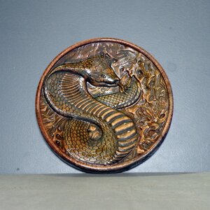 Дерев'яна тарілка зі змією Розмір 15 х 15 см. Код/Артикул 325