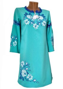 Сучасне вишите плаття з довгим рукавом з квітковим орнаментом на бірюзової тканини Код/Артикул 64 01102