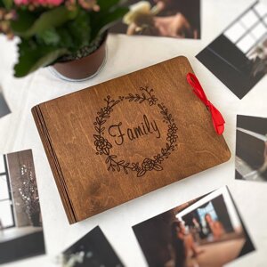Сімейний альбом для фото 10*15 з дерева "Family"Подарунок для дівчини, дружини, подруги на день народження