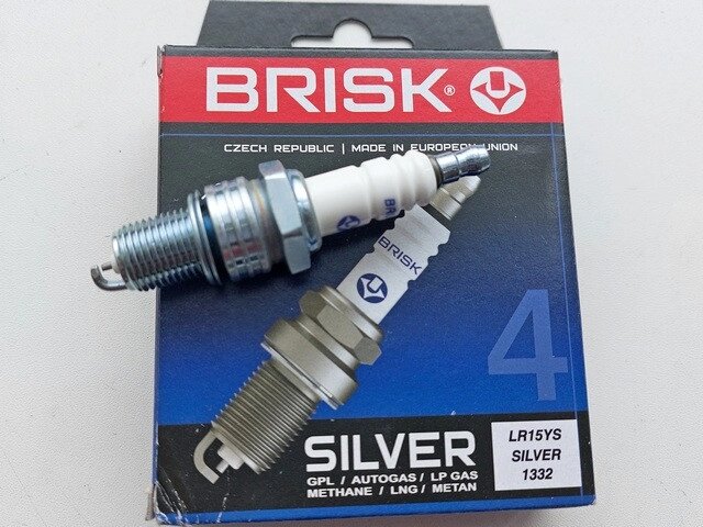 Свічки запалювання 2110 (8 кл.) Silver (Brisk) під газ LR15YS/1332 Код/Артикул 30 4010 від компанії greencard - фото 1