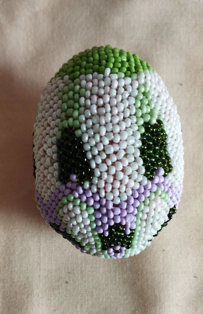 Яйце пасхальне з білого зеленого та фіолетового бісеру Код/Артикул 87 від компанії greencard - фото 1