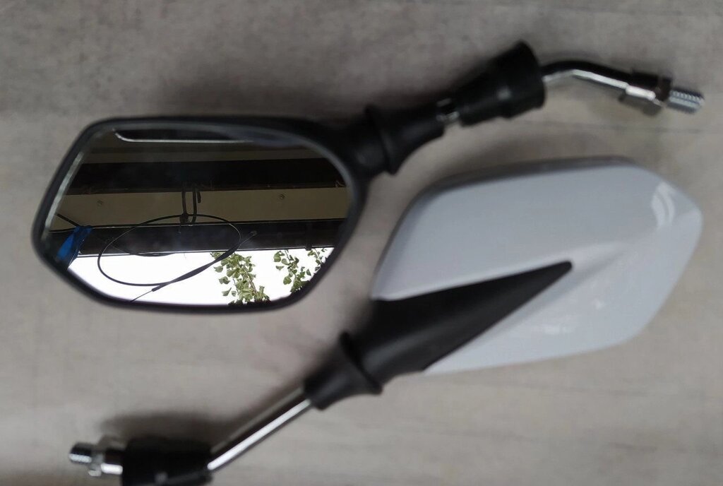 Дзеркала стрілоподібні (білі) короткі Ø8 на скутер Honda Tact 51 від компанії ПП Скринніков - фото 1