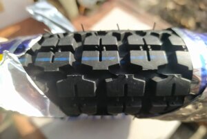 Покришка (полушіп) під камеру для скутера Honda Tact 30,31 SRC