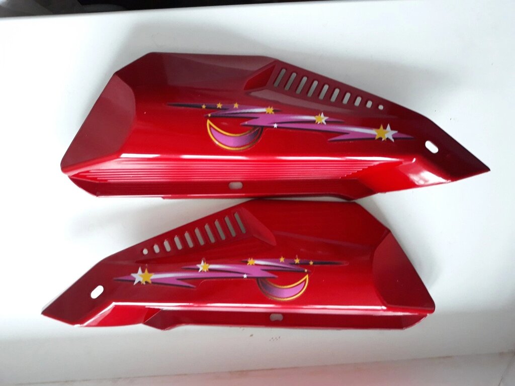 Пластик бічна пара на бардачок червоний для Delta Дельта від компанії ПП Скринніков - фото 1