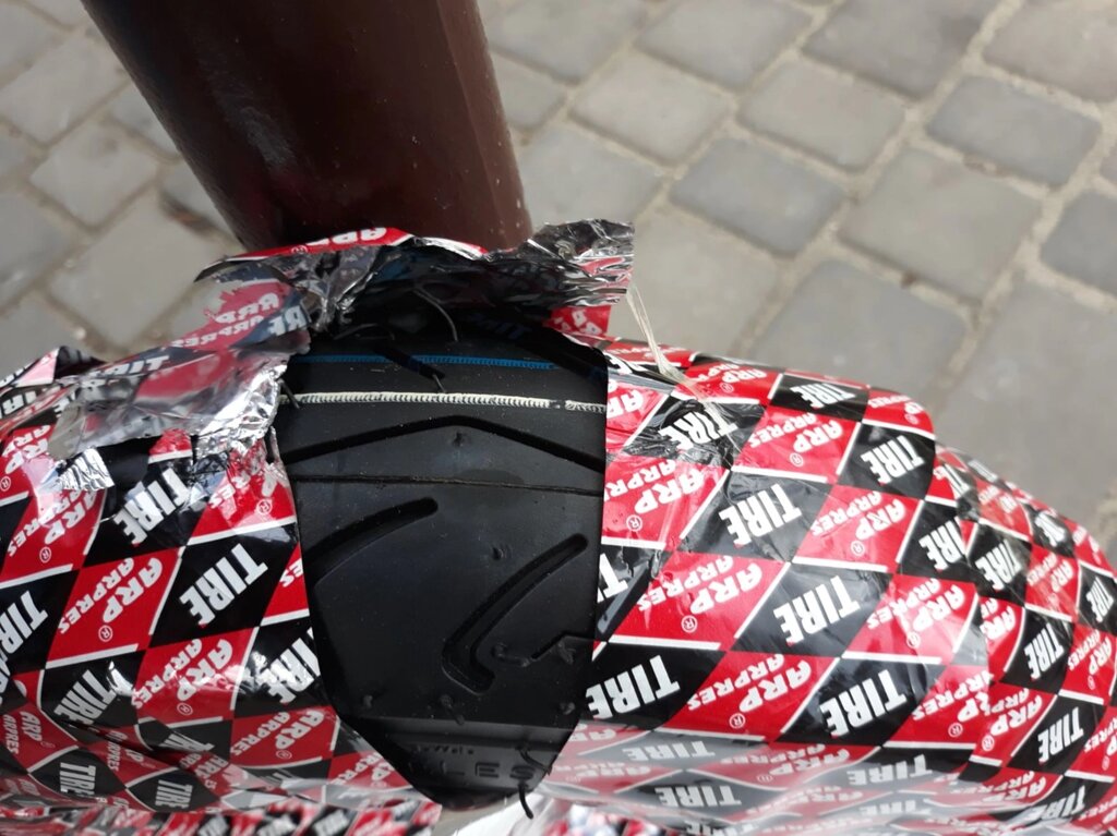 Покришка без камерна для скутера Honda Tact 24 3.00 * 10 від компанії ПП Скринніков - фото 1