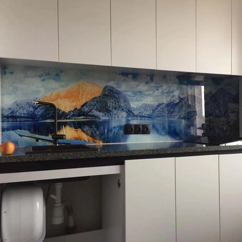 Панно / Склянная декоративная панель на кухню Гори від компанії Аквамарин - фото 1