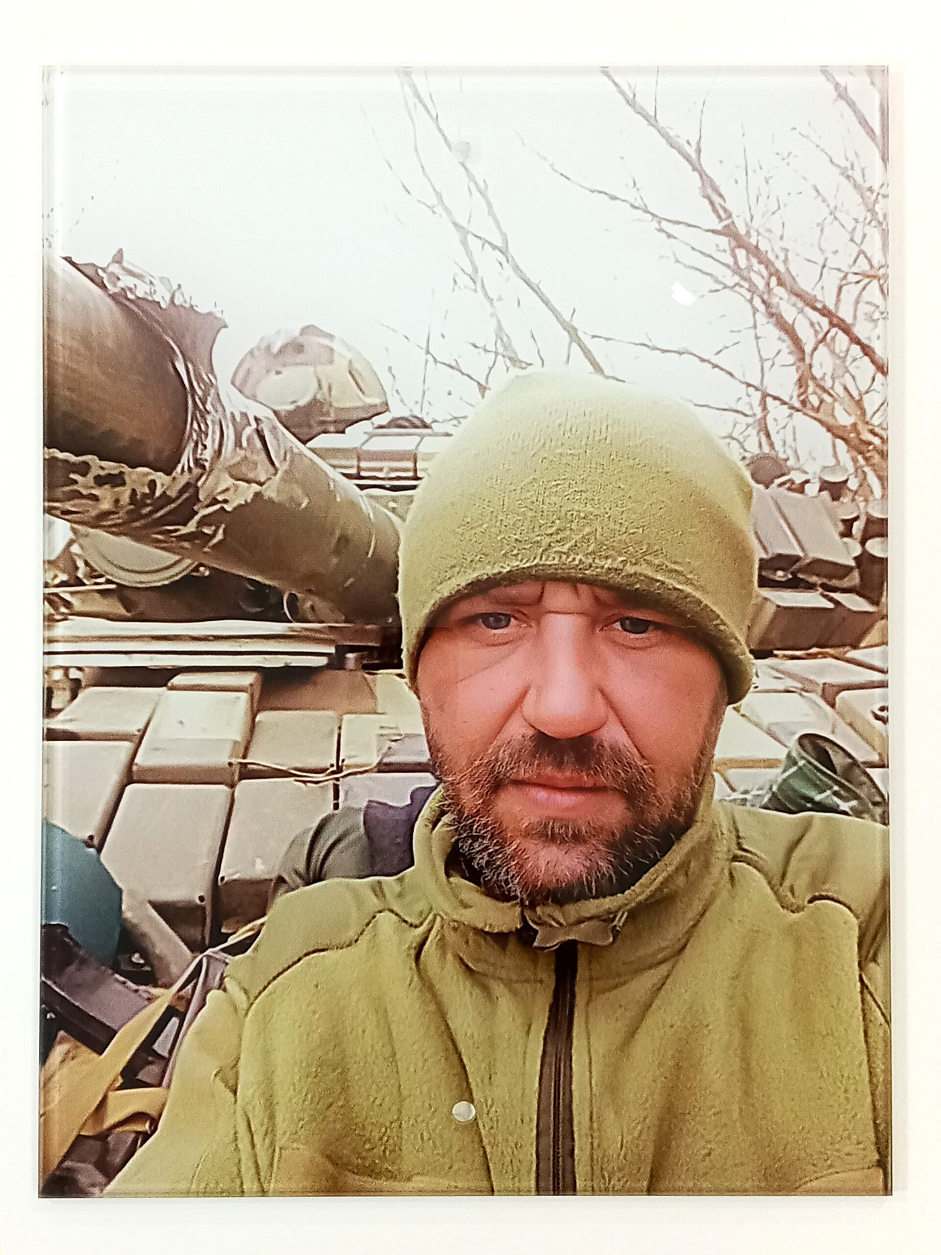 Fotosteklo-na-pamyatnik-voyennomu-boytsu