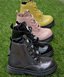 Демісезонні дитячі черевики лакові для дівчинки чорні р22-27