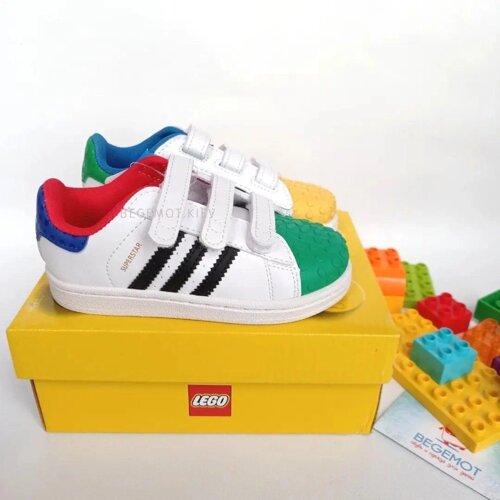 Детские кроссовки adidas lego 22-34 (1437287418) купить с доставкой по  доступной цене в Киеве - интернет-магазин S K A R B