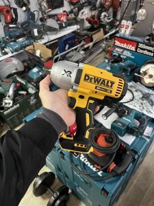 Гайковерт ударний DeWalt DCF899N