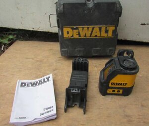 Лазерний рівень, нівелір DeWALT DW088CG (з Англії)