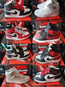 Жіночі кросівки Nike Air Jordan 1 Retro