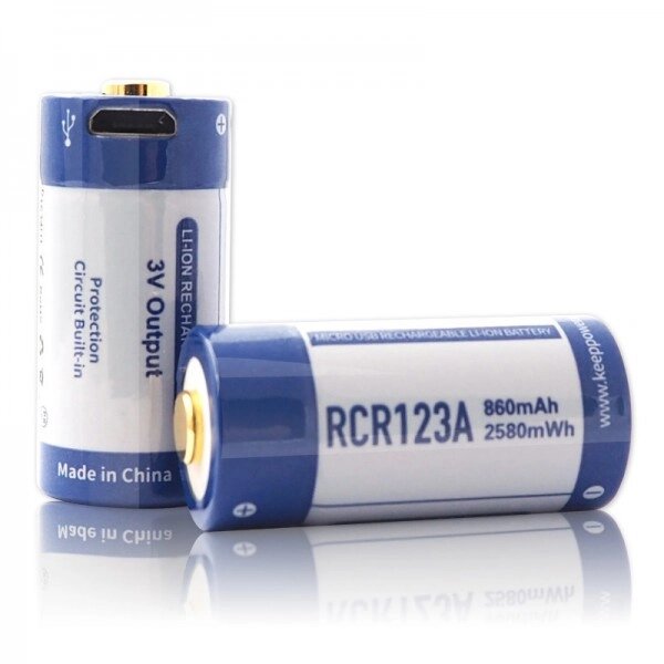 Акумулятор Keeppower 16340 RCR123A Li-ion 3.0 В 860 mAh з microUSB (Синій з білим) від компанії shop-shap - фото 1