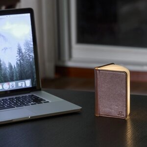 Нічник книга Gingko Smart Book міні Світильник блокнот 400 лм (натуральна шкіра)
