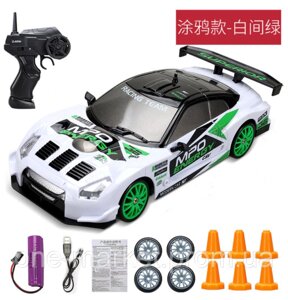 Машинка для дрифту Nissan GT-R На радіокеруванні 2.4 ГГц 18 см Дрифт машина 1:24