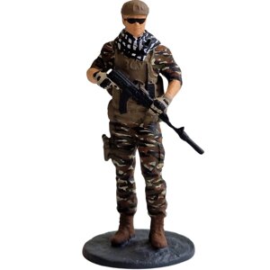 Фігурка SKY HOBBY військовий з АКМС