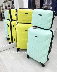 Чемодан валіза на 4-х колесах СЕРЕДНЯ Wings Дорожній чемодан сумка
