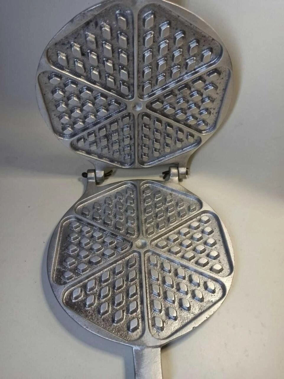 Форма для випікання трикутного печива, вафель алюмінієва від компанії K V I T K A - фото 1