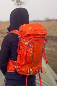 Легкий туристичний рюкзак AI ONE 40l. Каркас, рейнкавер, замки YKK