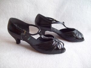 Босоніжки туфлі танцювальні шкіра, устілка 25,5 см.