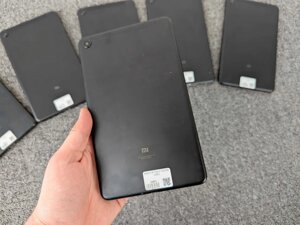 Таблетка Xiaomi Mi Pad 4 3/32 ГБ чорно-гарантія обмін