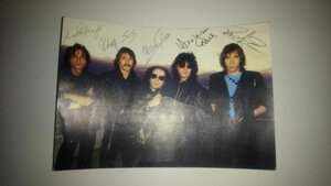 Листівка з автографами гурту Scorpions