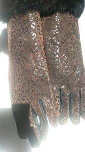 Нові Шкіряні з натуральним хутром високі рукавички тигрові 6.5 розмір