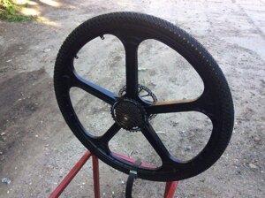 Велосипедне колесо з безкамерною покришкою 26 X 1,5