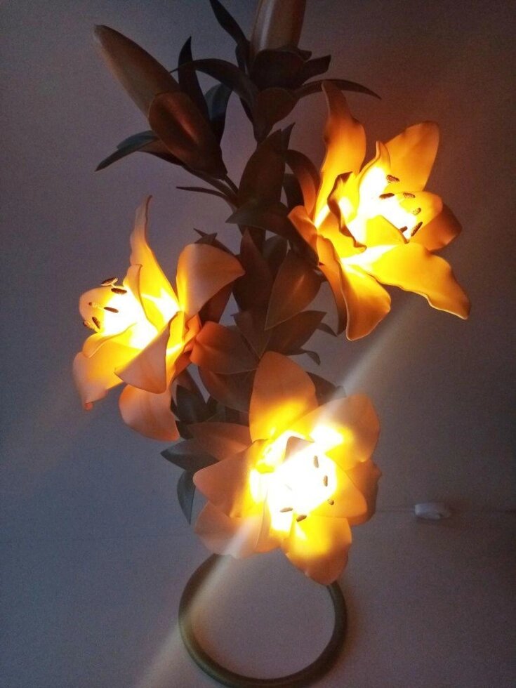 Великі квіти, світильник ручної роботи, квіти ізолона від компанії K V I T K A - фото 1