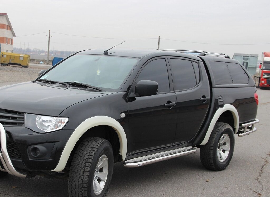 Бічний захист пороги майданчик Mitsubishi L 200 96-06 07-10 10-15 15+ Кенгурятник захист заднього бампера дуги від компанії AUTOAS - фото 1