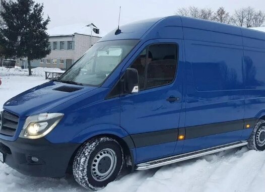 Бокові пороги Premium (2 шт., нерж.) d70, середня база для Volkswagen Crafter 2006-2017рр. від компанії AUTOAS - фото 1