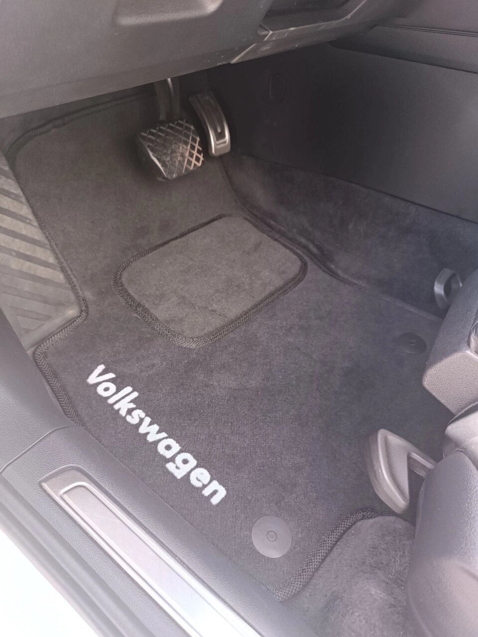 Килимки в салон ворсові для Volkswagen Passat B8 (2014-) /Чорні, кт. 5шт BLCCR1998 від компанії AUTOAS - фото 1