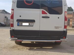 Захист заднього бампера (подвійна нержавіюча труба - подвійний вус) Renault Master (10+)