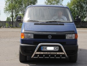 Захист переднього бампера - Кенгурятник Volkswagen T4 (90-03) з логотипом і грилем