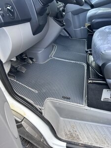 Килимки в салон EVA для Volkswagen Crafter (2007-) Рівна підлога з вухом між сидіннями 1+1