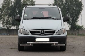 Захист переднього бампера (подвійна нержавіюча труба - подвійний ус) Mercedes-Benz Vito (04-09)